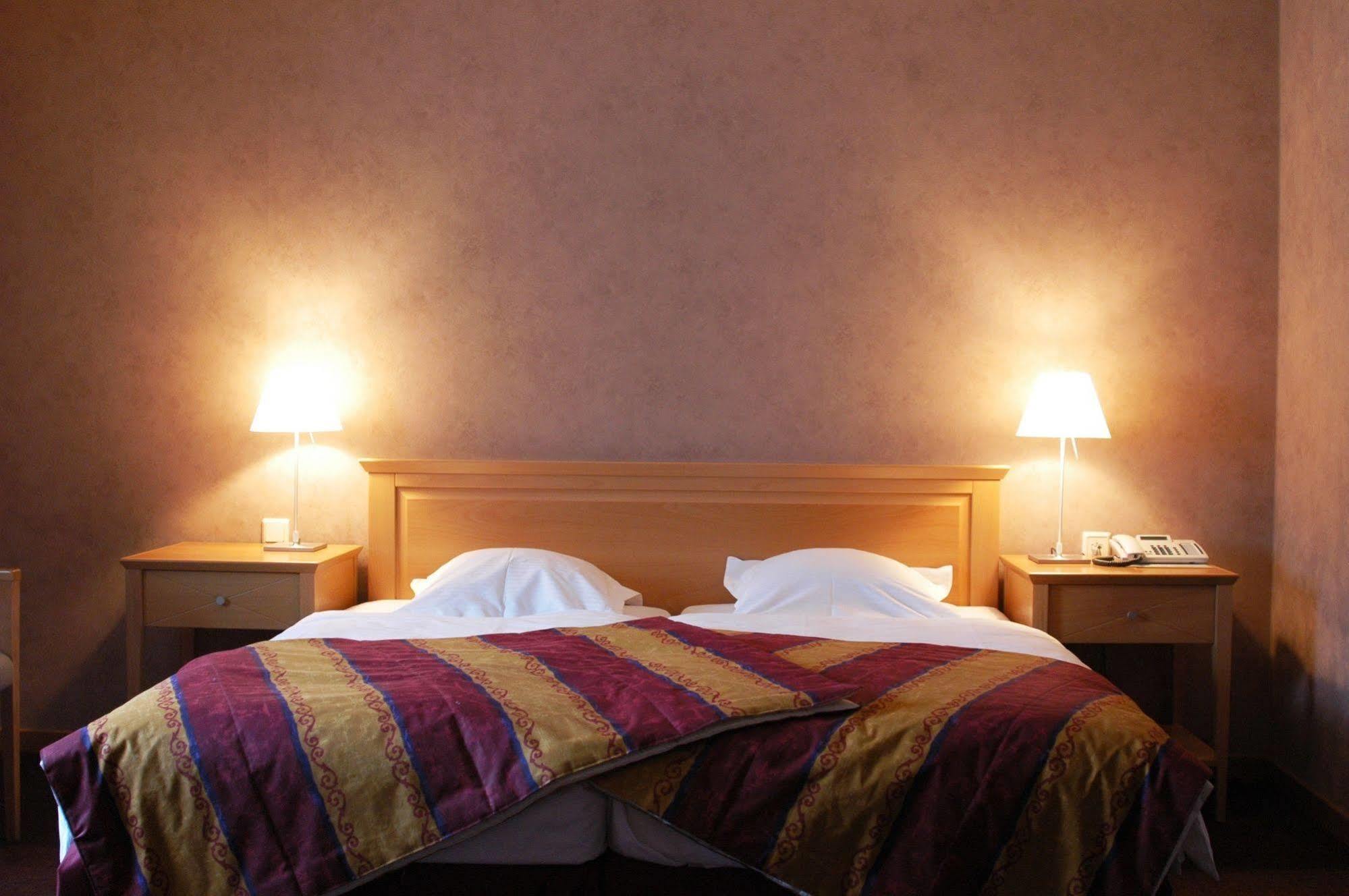 Hostellerie du Peiffeschof, The Originals Relais  Arlon Extérieur photo